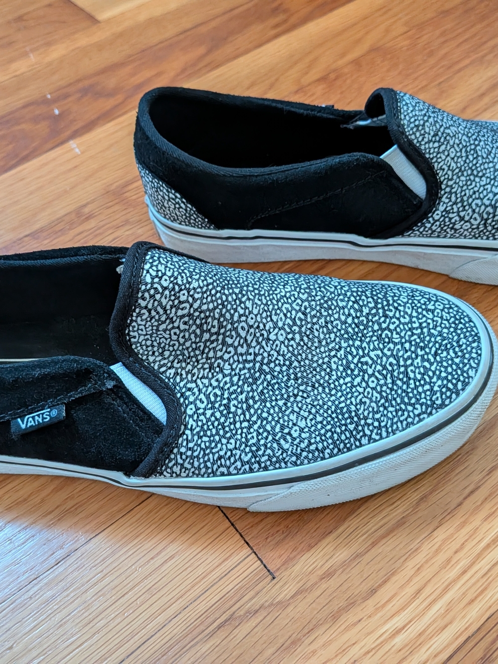 Vans Slip-On Women's Casual Shoes in Black/White